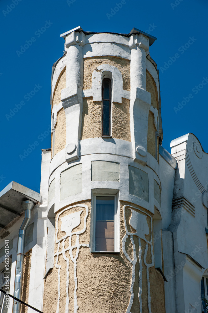  This amazing house is located on the corner of two old Moscow lanes. The architect found romantic forms, ornaments and finish of this house in the medieval construction of Northern Europe.        