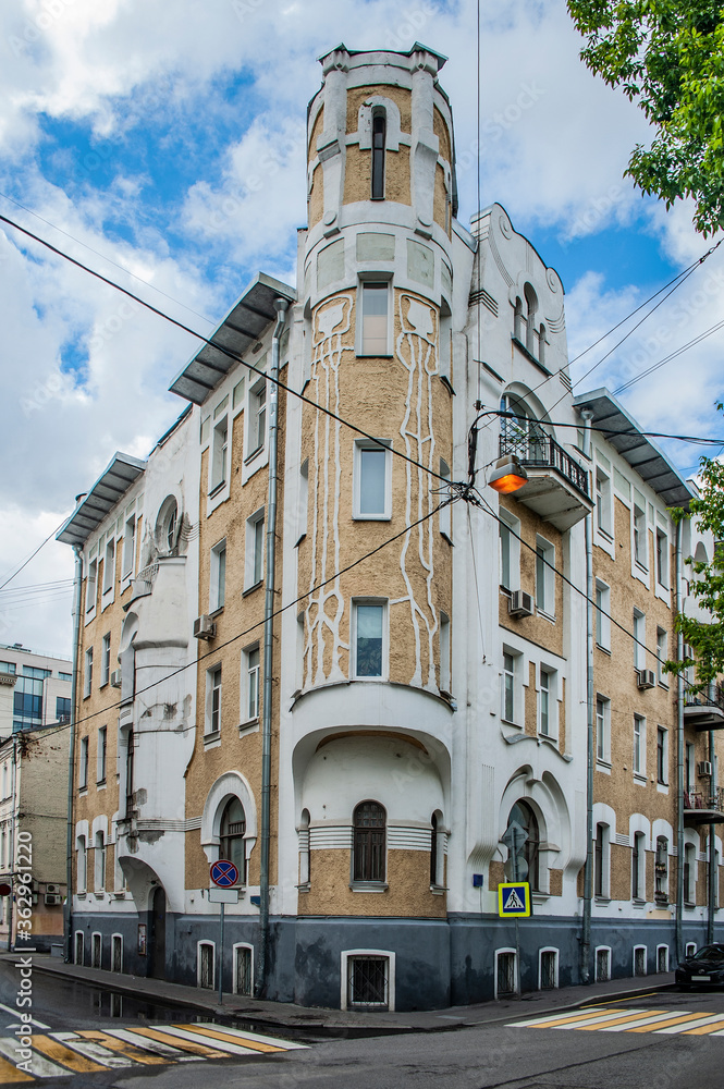  This amazing house is located on the corner of two old Moscow lanes. The architect found romantic forms, ornaments and finish of this house in the medieval construction of Northern Europe.        