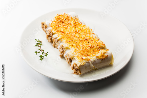Foto Dish of cannelloni with meat