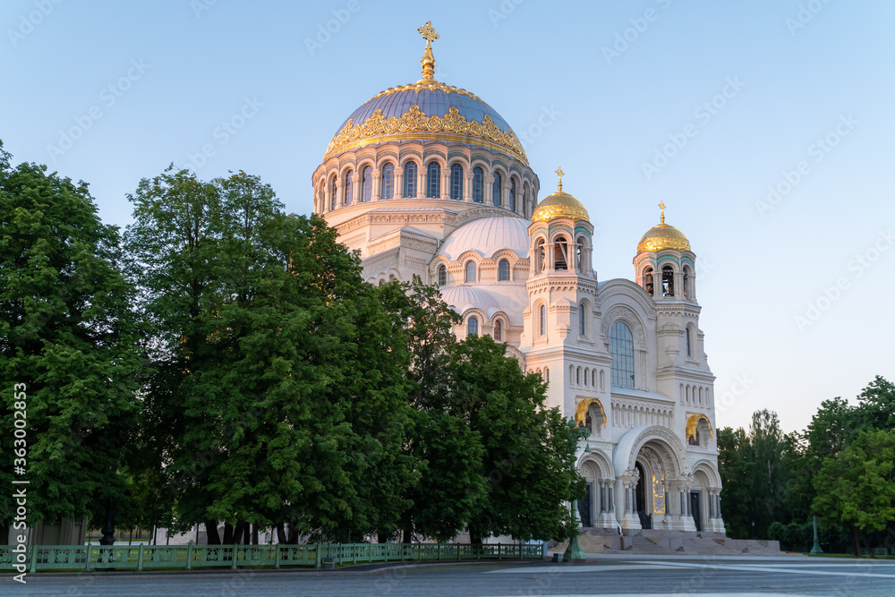 Summer views of the Nikolsky Sea Cathedral in the morning before dawn.