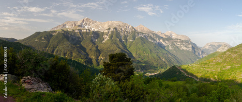 Paisaje de montañas en el Pirineo