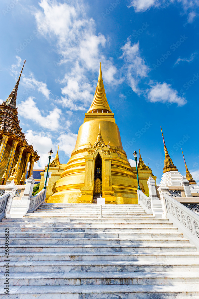 Fototapeta premium Wat Phra Kaew, Temple of the Emerald Buddha, Thailand.