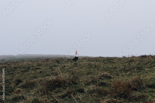 Wallpaper Mural girl on the hill Torontodigital.ca