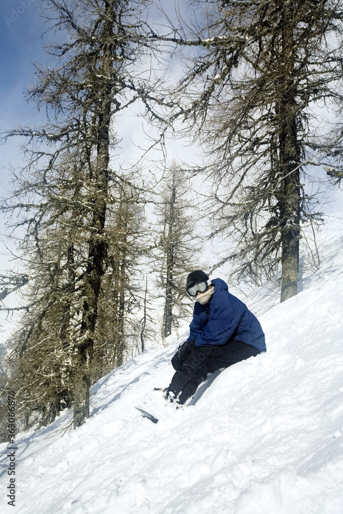 Man in warm clothing and ski goggles