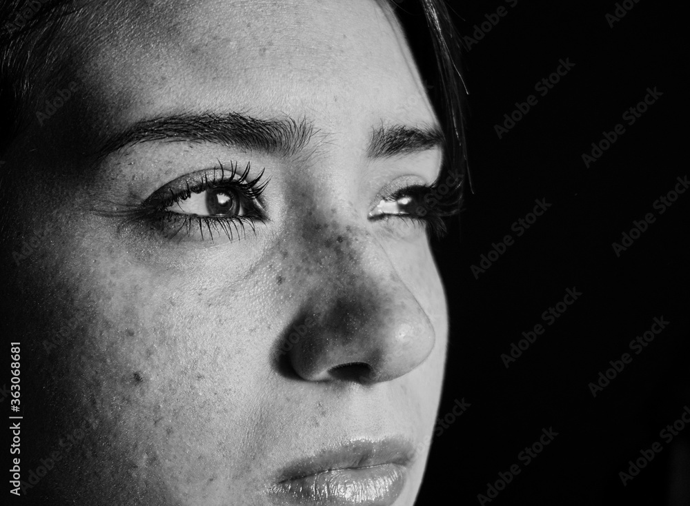 Naklejka premium portrait of a young woman