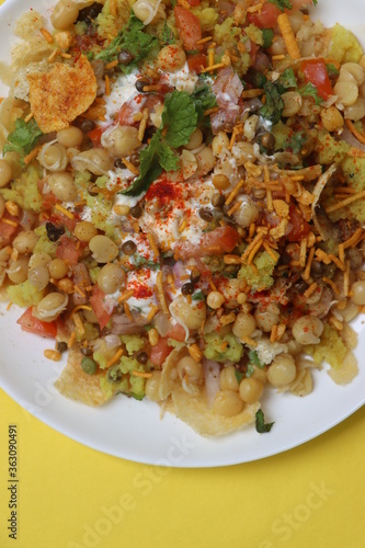 Masala puri chaat, famous street food in Karnataka, South India