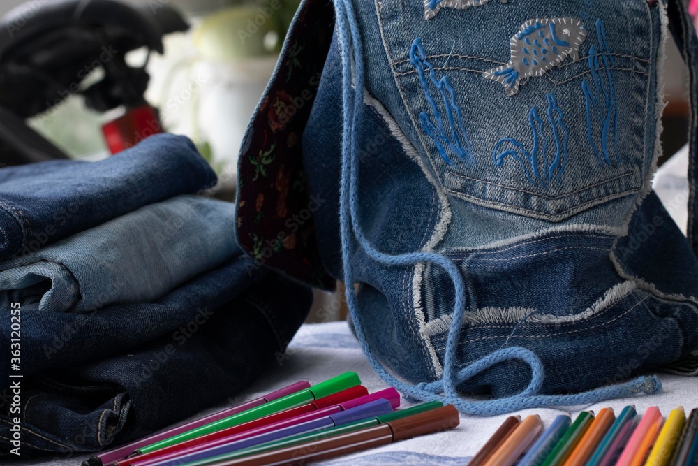 How To: Turn old jeans into a tote bag