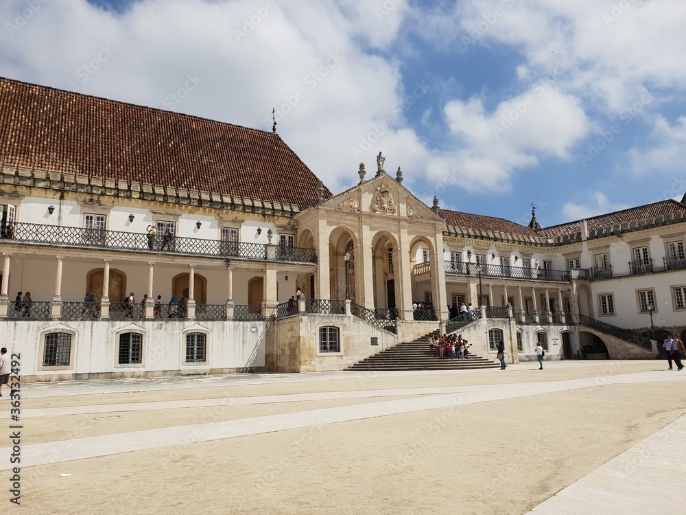 Gelände der berühmten alten Universität von Coimbra Portugal