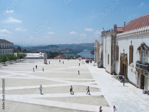 Platz der alten Universität in Coimbra Portugal