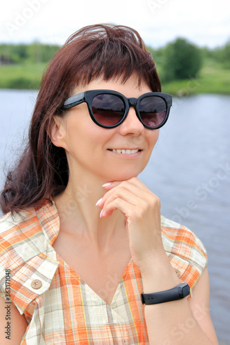 Portrait of a woman in sunglasses