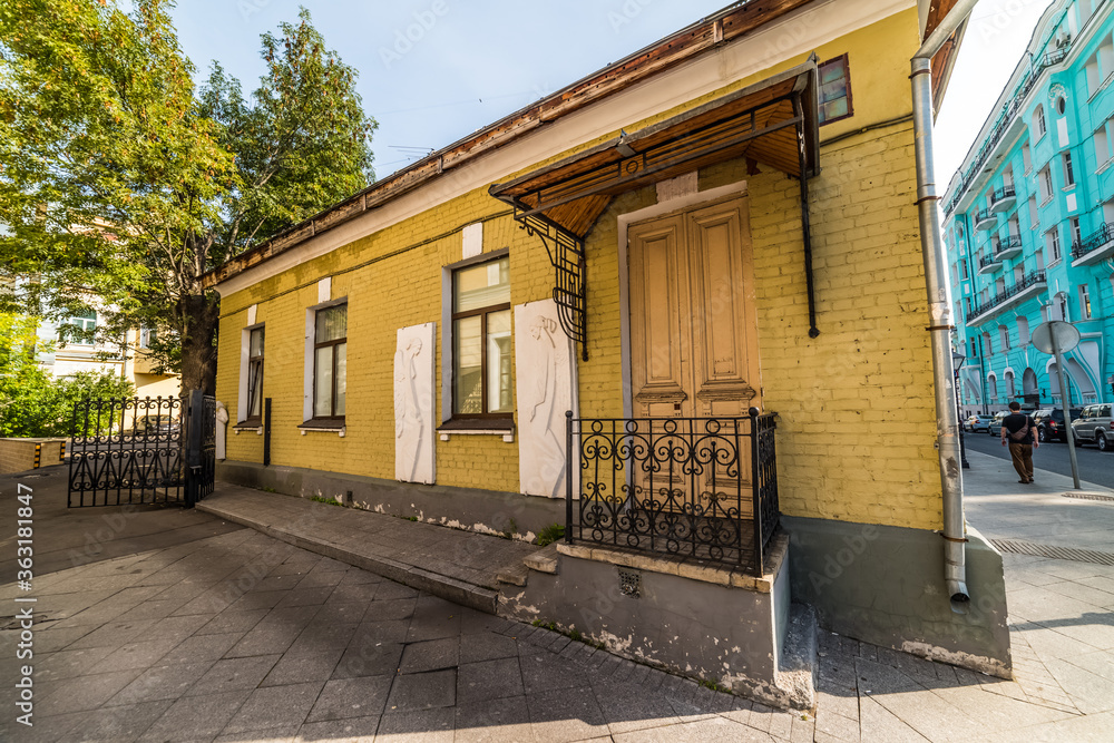Fototapeta premium Assumption lane house 3A. the Former building of the insulator for infants Elizabethan charity shelter (1911, architect I. F. Andreev).i in Moscow.