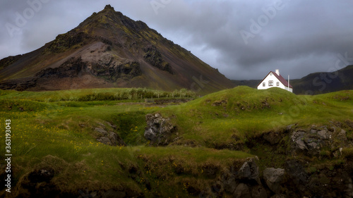 White house in the middle of nowhere in Iceland