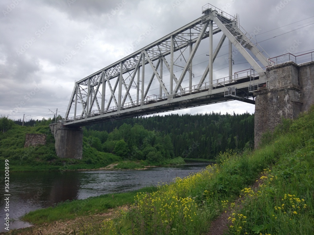 Obraz premium bridge over the river