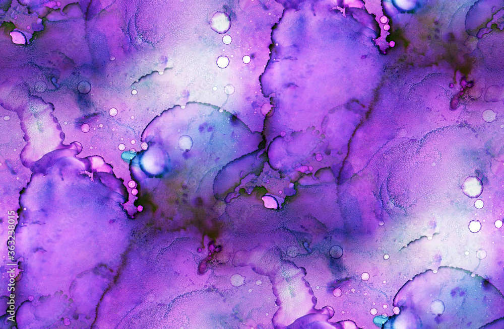 Composition with a smoothly blending purple