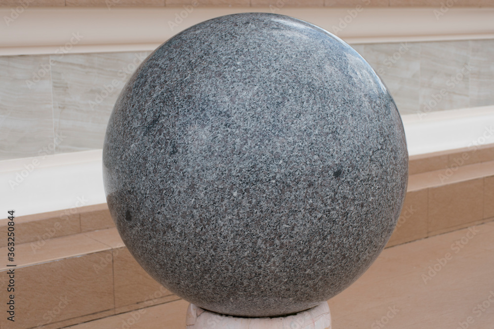 Naklejka 1 round stone set on a base