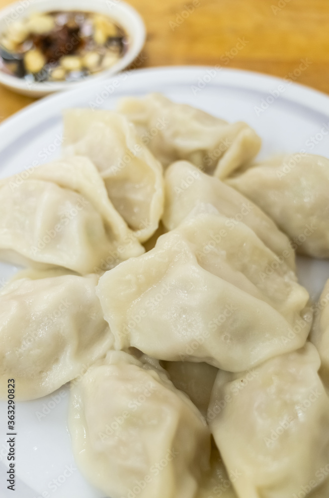 eat boiled jiaozi