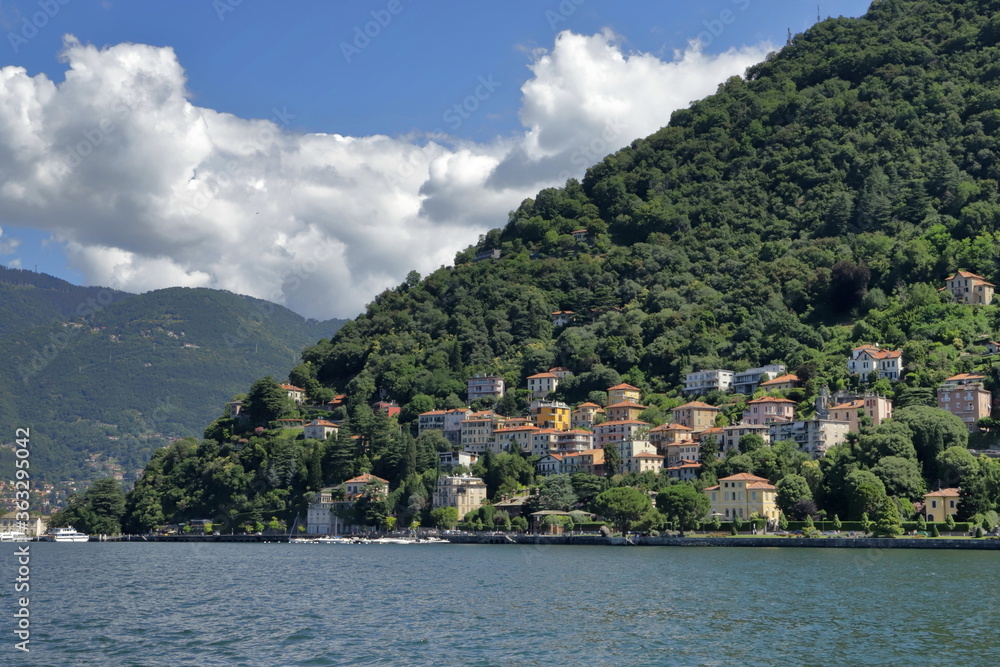 Panoramica del lago di Como in Italia, Overview of the lake of Como in Italy