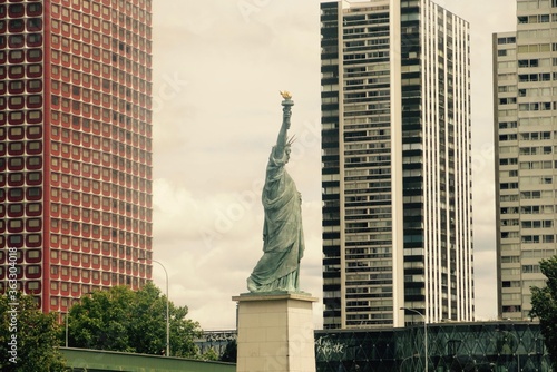 Statue de la libertée parisienne 