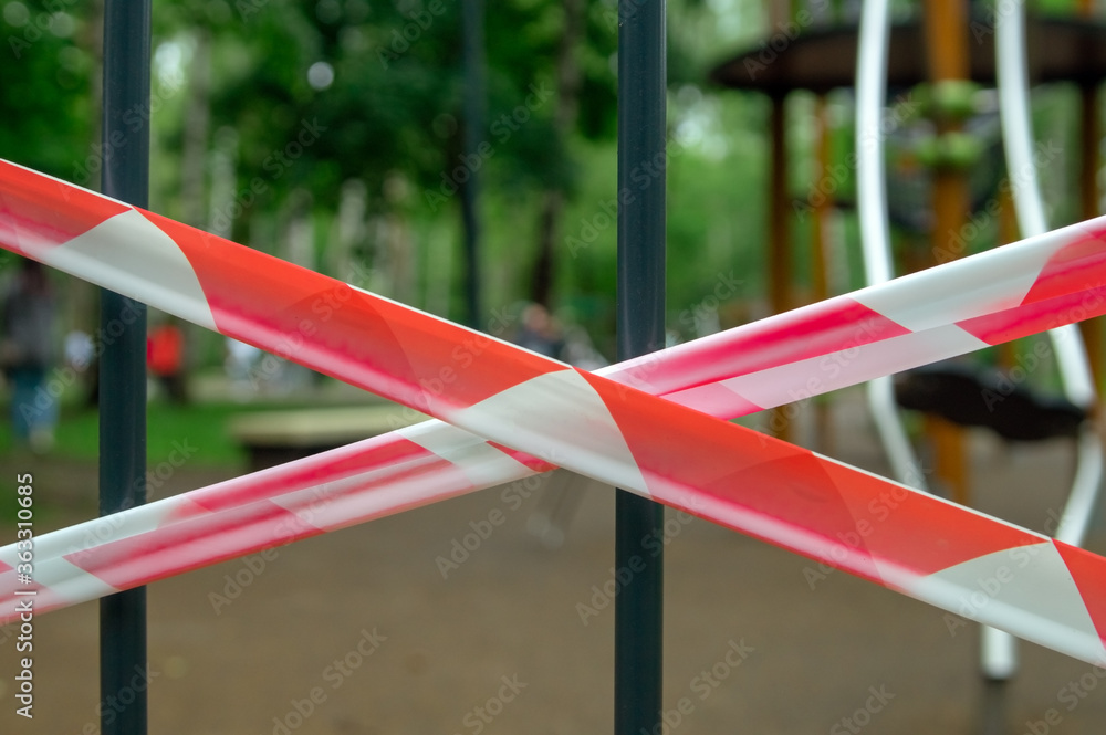 Area covered with restrictive tape crosswise Area covered with restrictive tape crosswise