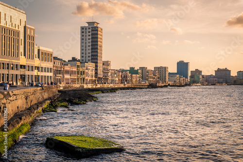 Atardecer en el Malecón de La Habana
