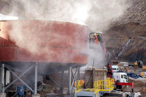Foto Sandblasting or bead blasting