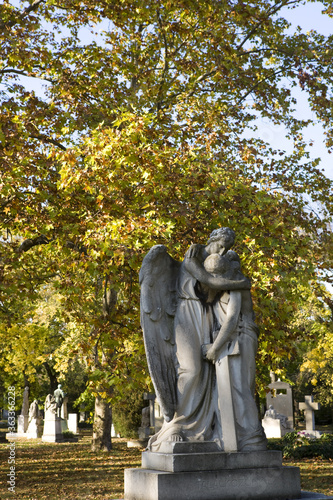 statue of the angel