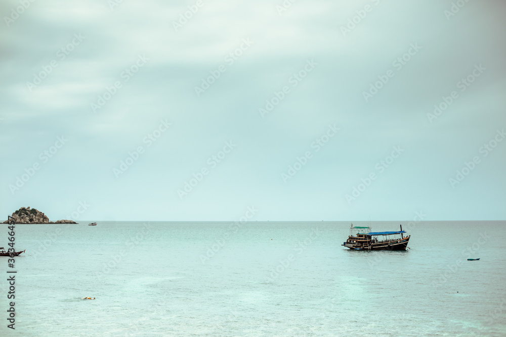 Obraz premium boat on the sea