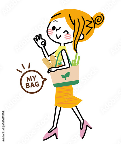 マイバッグで買い物する女性