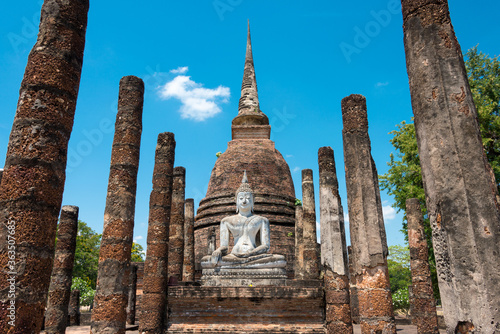 Fototapeta Wat Sra Sri in Sukhothai Historical Park, Sukhothai, Thailand