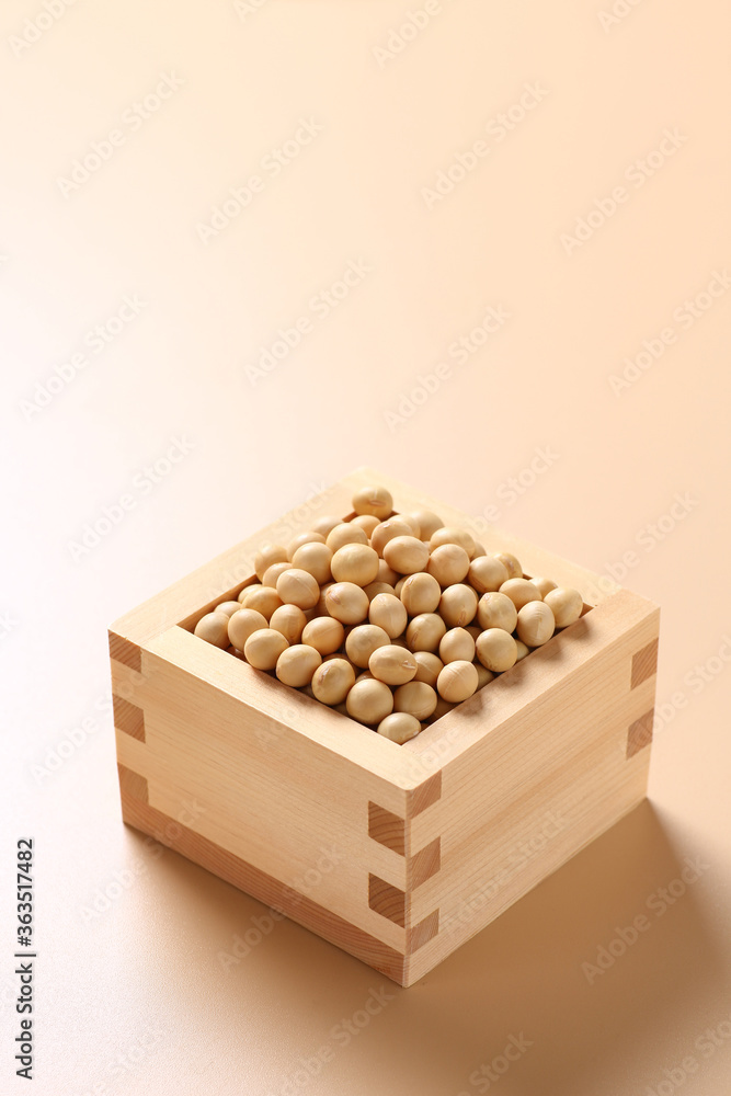 升に入った大豆 升に入った大豆