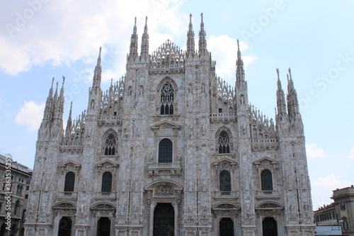 Wallpaper Mural Piazza del Duomo famous duomo of milan in milan city center Torontodigital.ca