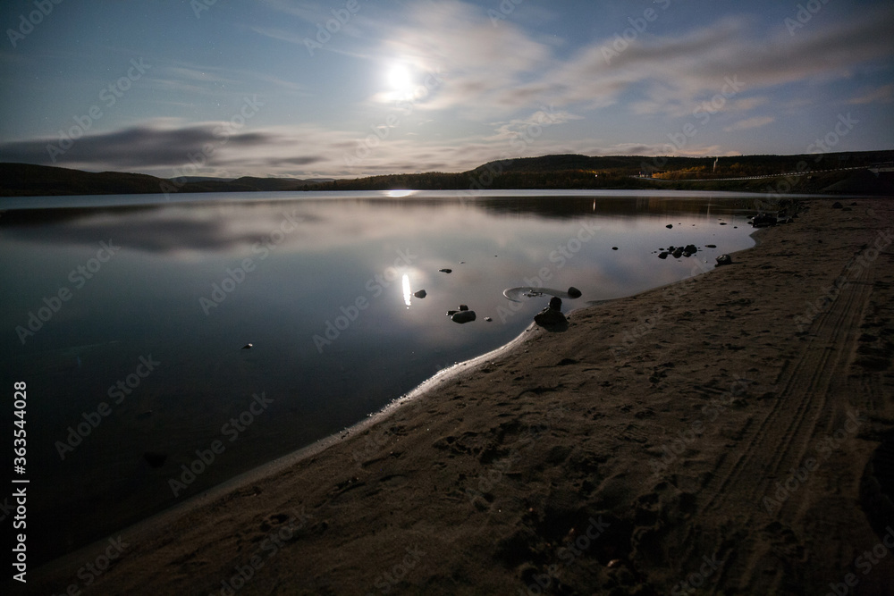 Fototapeta premium sunset over the lake at Murmansk, Russia
