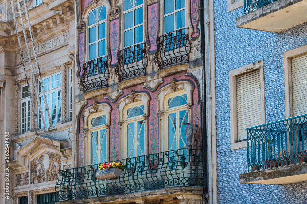 Fototapeta premium Aveiro&nbsp;is a&nbsp;city&nbsp;and a&nbsp;municipality&nbsp;in Portugal. The city is called 'The&nbsp;Venice of Portugal’. Aveiro&nbsp;is known as 