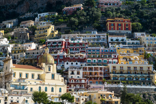 Italienisches Küstenstädtchen Amalfi bei Sonnenaufgang