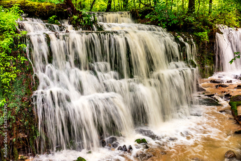 Obraz premium gorgeous waterfall at City Lake Natural Area in Cookeville, Tennessee