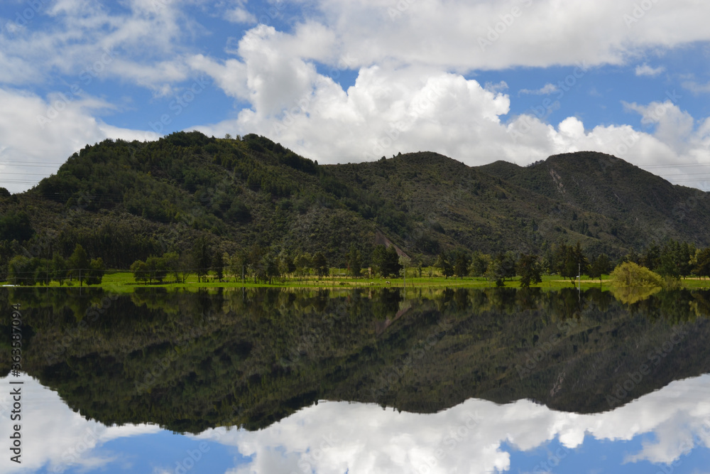  lake water blue sky mountain green Colombia