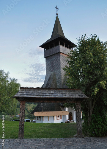 Obraz na płótnie Barsana Monastery, Maramures, Romania, Europe, spring 2018. Beautiful church of the Barsana Orthodox Monastery. Barsana Monastery is one of the main points of interest in the Maramures area. w salonie