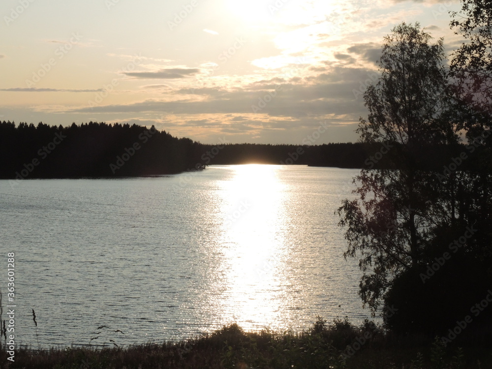 Sun on the river