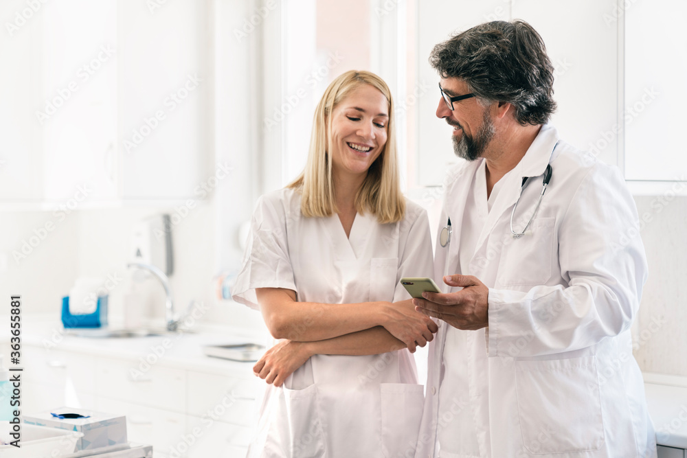 Conversation between doctor and nurse in workplace Conversation between doctor and nurse in workplace