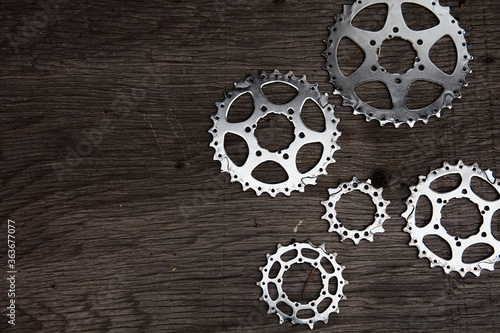 Variable speed bicycle gears © SHELL
