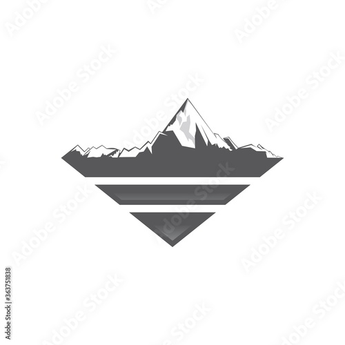 Foto vector illustration of a mountain landscape