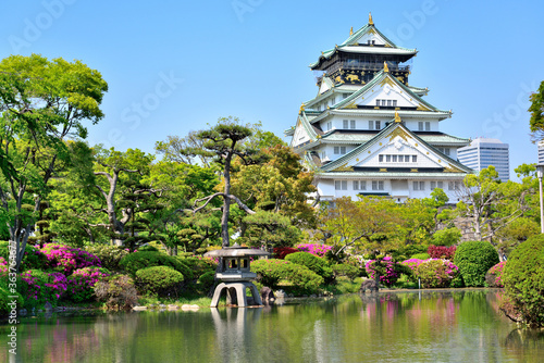 大阪城天守閣と日本庭園