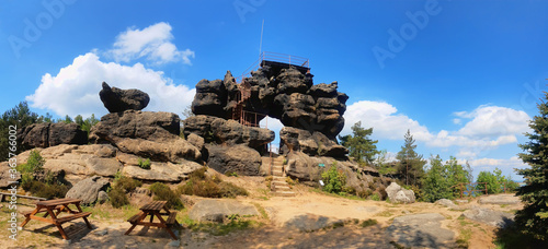 Valokuva der Berg Töpfer  im Zittauer Gebirge - the mountain Toepfer in Zittau Mountains