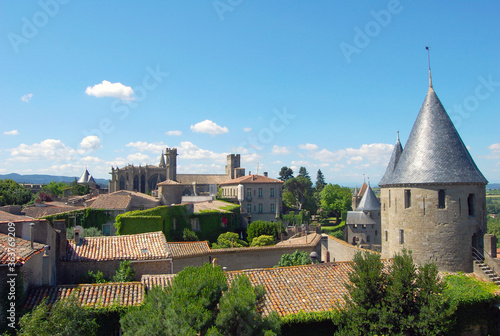 Castillo de Carcasona, Francia, Provenza vista al esterior desde la ventana de piedra del castillo photo