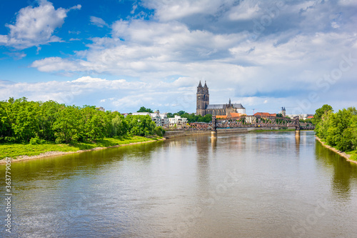 Die Stadt Magdeburg mit Magdeburger Dom und Elbe im Sommer photo