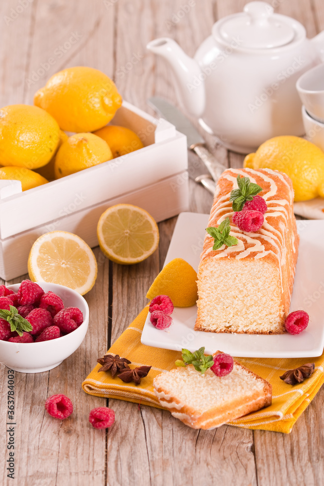 Lemon sponge cake with pomegranate.
Lemon sponge cake with pomegranate.