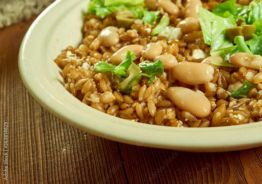 Mediterranean Freekeh Salad with bean and Collard Greens Mediterranean Freekeh Salad with bean and Collard Greens