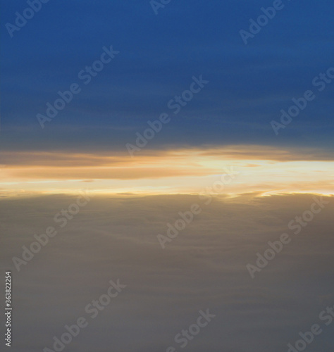 A processed photo of a beautiful sky like a sea of ​​clouds at sunset or sunrise. © Ken Nakagawa