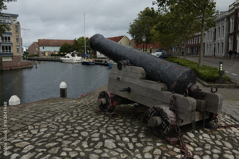 Kanone am Binnenhafen in Goes