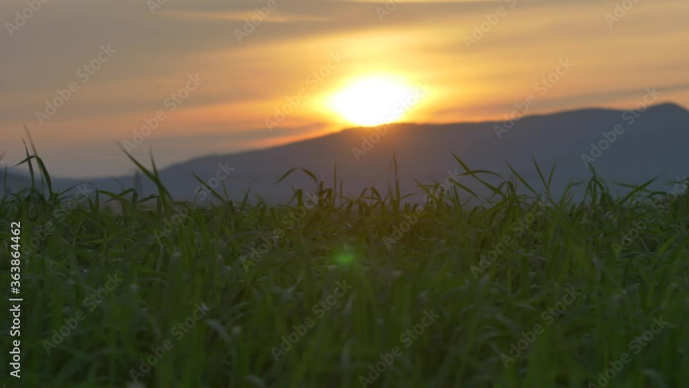 夕日と山のシルエット 夕日と山のシルエット